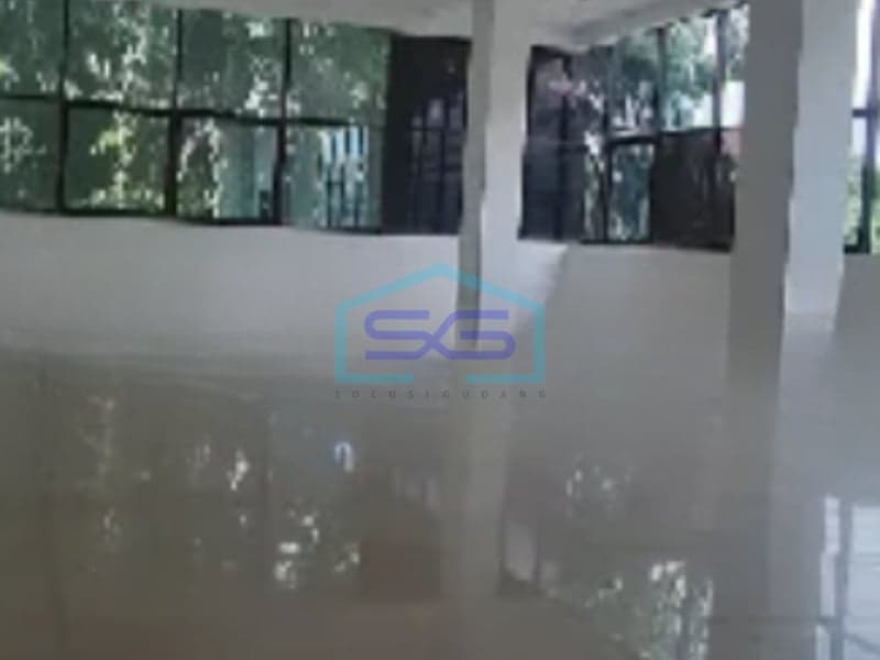 For Rent Spacious Shophouse Building Area 400 m² Location in North Jakarta