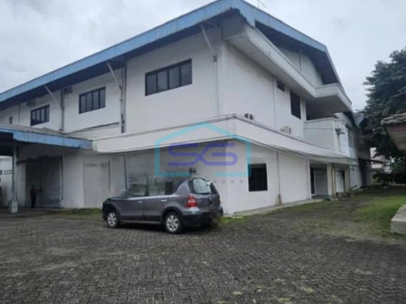 Cheap and Ready-to-Use Warehouse for Rent in Delta Silikon, Bekasi - 13,000 m² Building Area