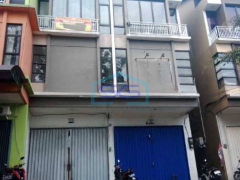 Large 3-Story Shophouse for Rent in Jagakarsa, South Jakarta Building Area 217m2