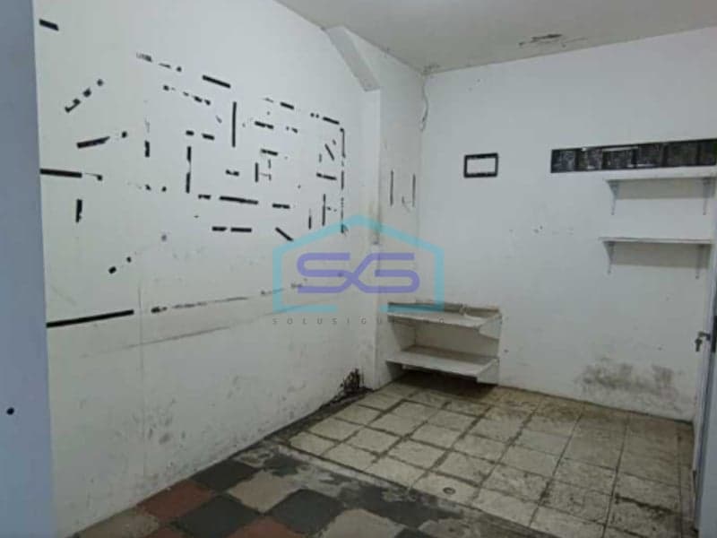 Disewakan Ruko Besar di Pinggir Jalan Raya Jatiasih Bekasi Luas Bangunan  320 m²