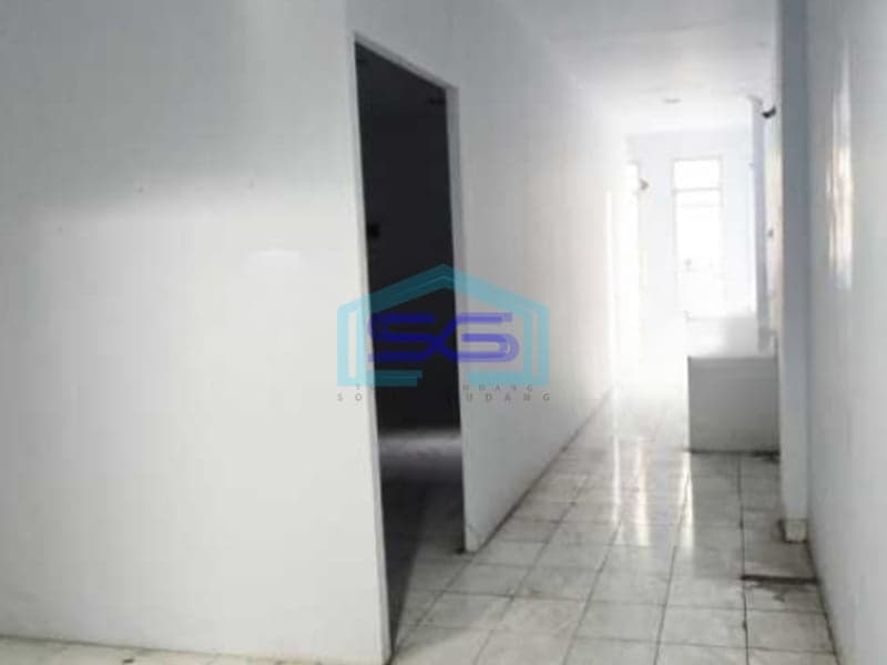 Dsewakan Ruko Luas Bangunan  165 m² Lokasi di Jakarta Barat