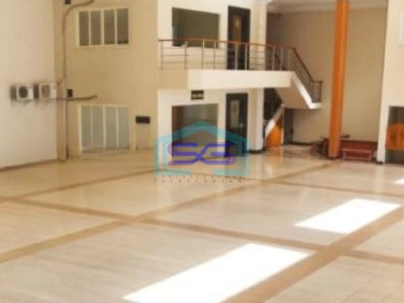 Disewakan Ruang-usaha Di Surabaya Kota Gubeng Bisa Buat Sport Centre Padel Luas Bangunan  840 m²
