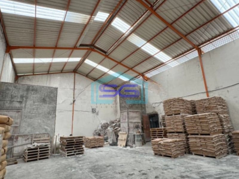 Dijual Gudang Sudah Renovasi SHM Luas 986m2 di Kapuk Kamal Jakarta Barat