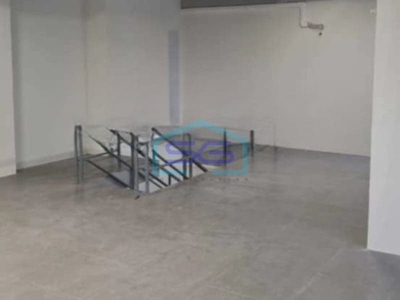 Warehouse for Rent with Office Space, Building Area 360 m², Located in Benda Tangerang
