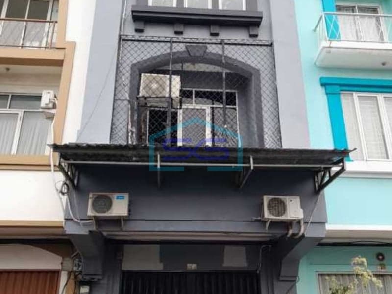 Super Cheap 3-Story Shophouse for Sale in Cengkareng, West Jakarta Land Area 67 m²