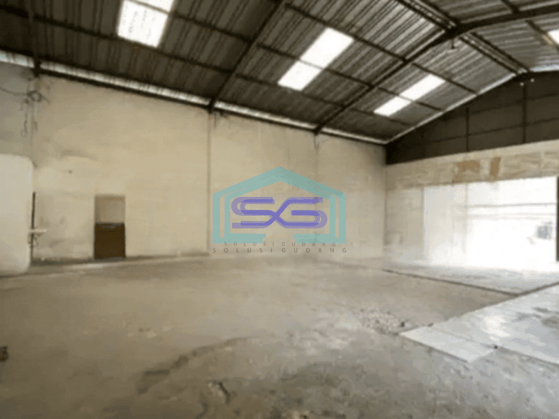 Disewakan Gudang di Pinggir Jalan Utama Ciputat Tangerang Luas Tanah  1200 m²