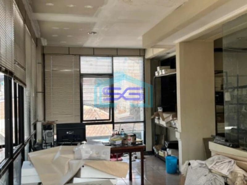 Disewakan Ruang Usaha Di Cipaganti Pasteur Bandung 2 lantai  Luas Bangunan  150 m²