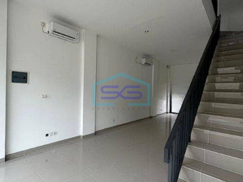 Disewakan Murah Ruko Siap Pakai Di Daerah Kalideres Jakarta Barat LB 140m2