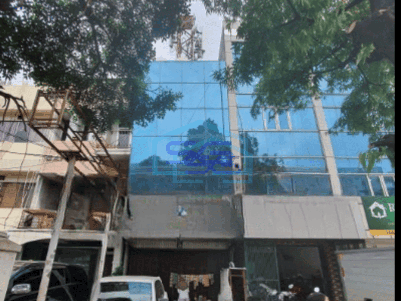 Disewakan Ruko Luas Bangunan  210 m² 3 Lantai di Tepi Jalan Raya Cideng Jakarta Pusat