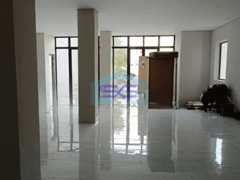 Disewakan Ruko 3 Lantai Luas Tanah 108 m² di Puri Indah Jakarta Barat