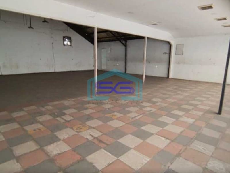 Disewakan Ruko Besar di Pinggir Jalan Raya Jatiasih Bekasi Luas Bangunan  320 m²