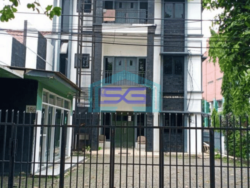Disewakan Gedung 3 lantai Tb.Simatupang pasar minggu dekat antam