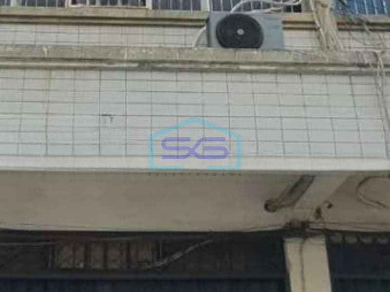 出售：北雅加达300平方米建筑面积的商铺