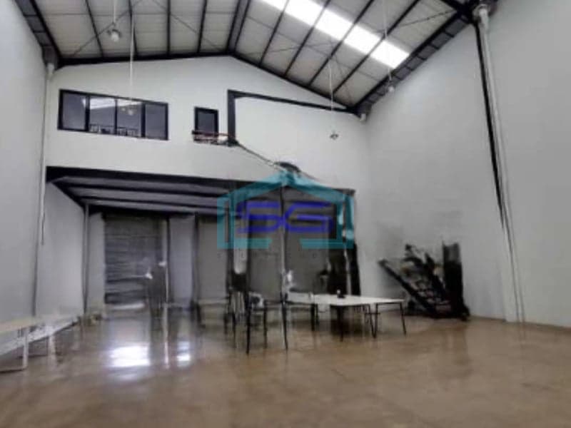 Dijual Gudang Akses Container 40 Feet Luas Bangunan 450 m² Lokasi Teluk Naga Tangerang