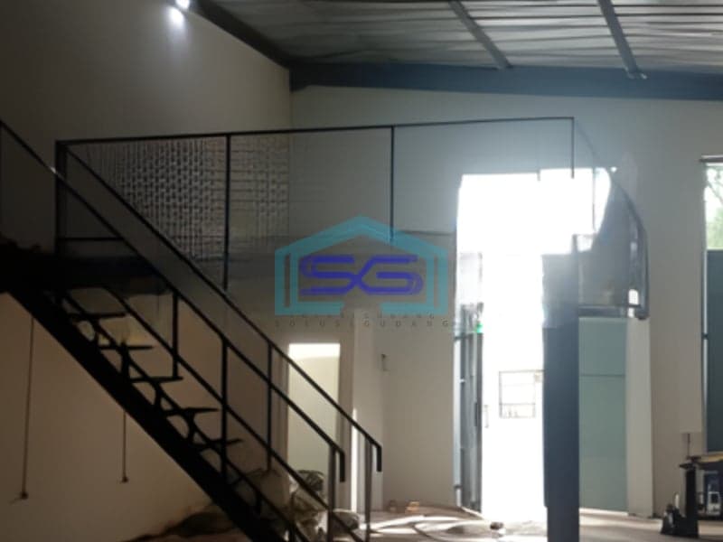 Disewakan Gudang Akses Container 20 Feet Luas Tanah  270 m² di Bekasi