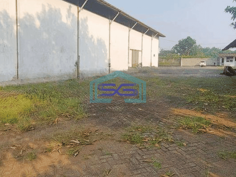 Dijual gudang besar 3000m2 di Pasar Kemis