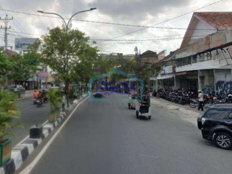 Disewakan Ruko Lokasi Strategis di Cokrodini, Jetis LT 350 m2