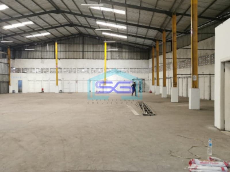 Disewakan Gudang Luas Bangunan 1000 m2 Lokasi Cipondoh Tangerang