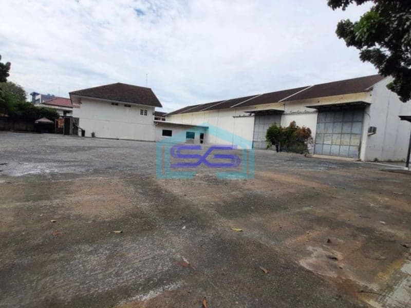 Disewakan Tanah Kavling Kedoya Raya Jakarta Barat Bonus Bangunan Gudang Dan Kantor Luas 3800m2