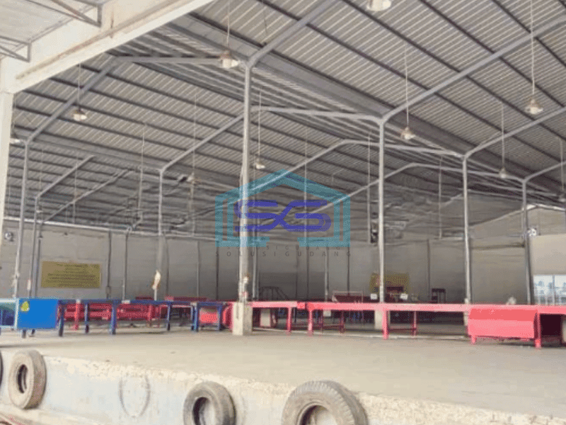Disewakan Gudang Akses Container 40 Feet Luas Bangunan 2300 m² di Kapuk Kamal Jakarta Barat