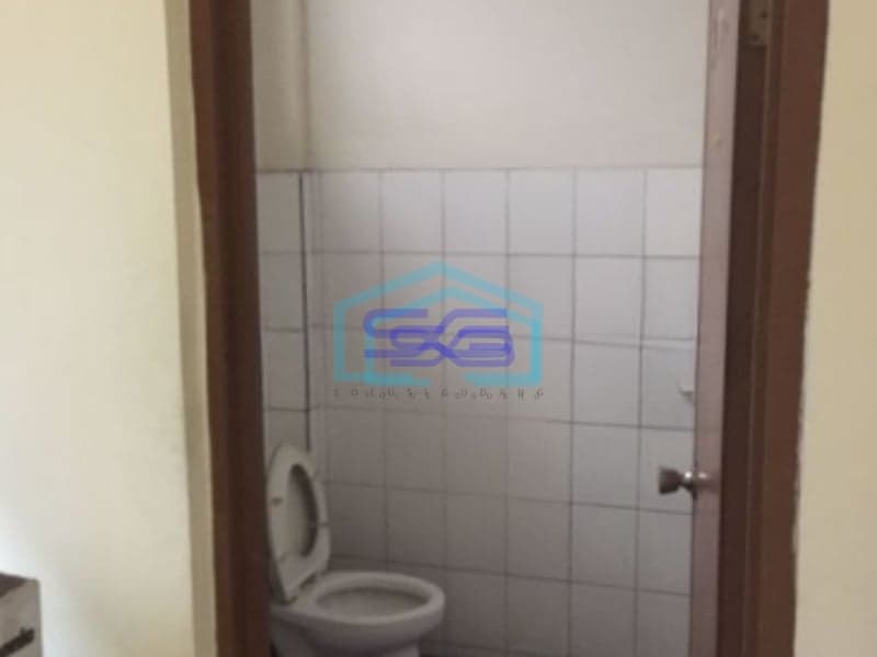 Disewakan Ruko Bersih Dan Terawat di Jl.raya Merdeka Cimone Tangerang Luas Bangunan  229 m²