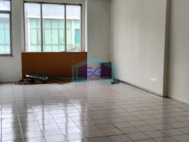 Disewakan Ruko Siap Huni di Di Bandengan Tambora Jakarta Barat LB 288m2