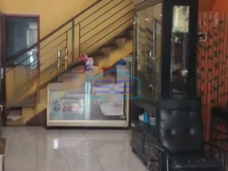 For Sale: 3-Story Shophouse, Building Area 190 m², Located in Harapan Indah Bekasi