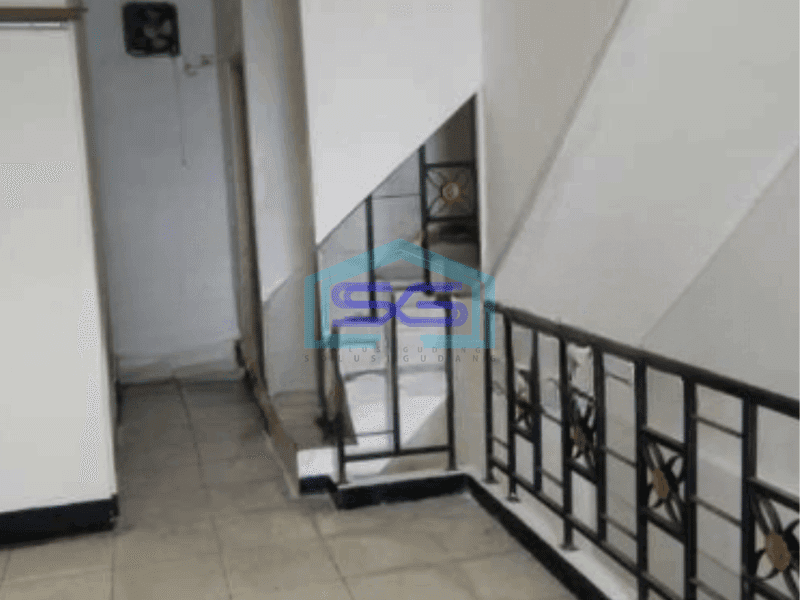 Disewakan Ruko Lokasi Tidak Banjir Luas Bangunan  180 m² di Harapan Indah Bekasi