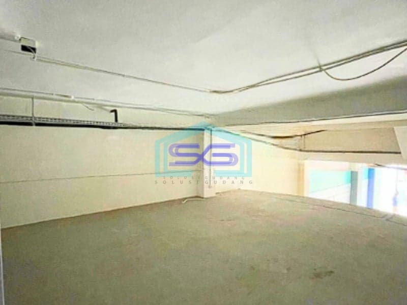 Disewakan Ruko Besar Siap Pakai 1,5 Lantai Di Kemang, Jakarta Selatan LB 420m2