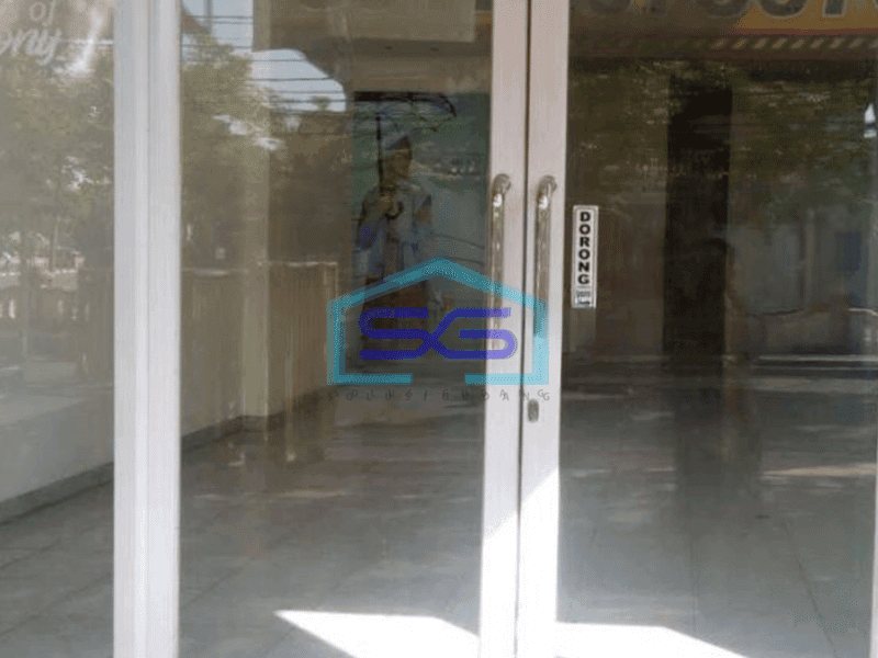 Disewakan ruko tiga lantai di kota blitar
