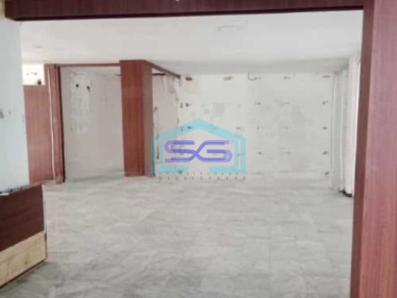 Disewakan Ruko 3 Lantai Luas Bangunan  537 m² Lokasi Surabaya Kota