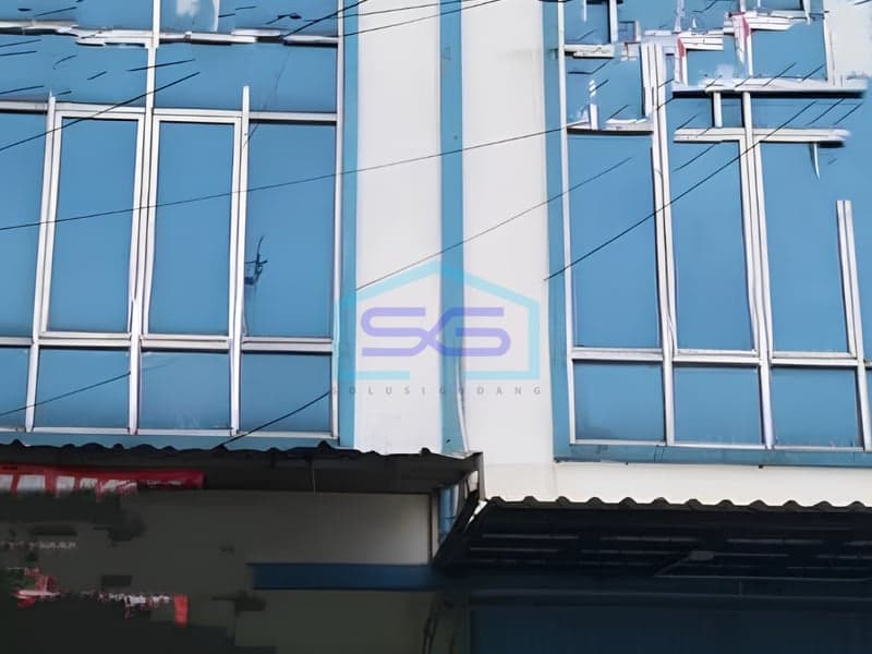 For Rent: Very Strategic Shophouse in Pondok Gede, East Jakarta, Building Area 320 m²
