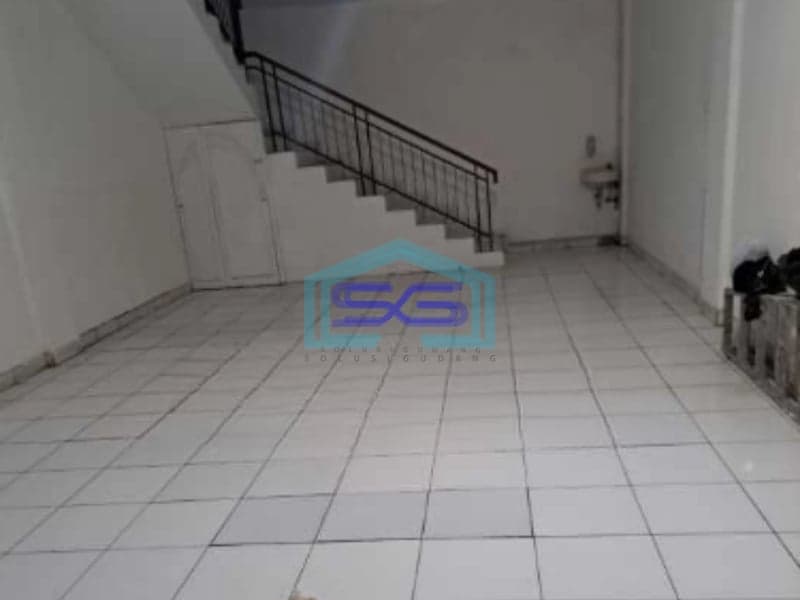 Disewakan Ruko Usaha Lokasi Strategis di Mainroad Mekar Wangi Bandung LB 225m2