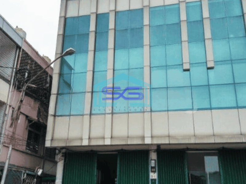 Dijual Ruko Sudah Direnovasi Lokasi Strategis di Greenville Taman Ratu Jakarta Barat Luas Bangunan 181 m²