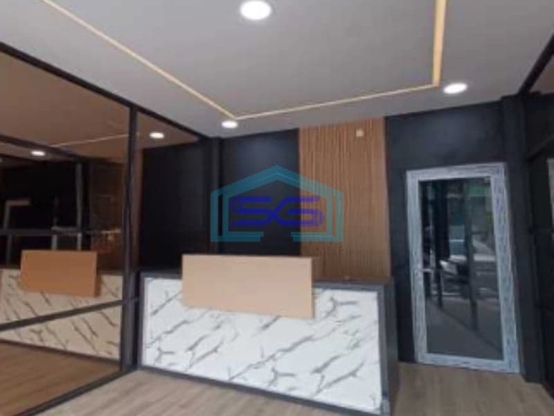 Disewakan Gudang Ada Lift Barang Luas Bangunan 738 m² Lokasi Kalideres Jakarta Barat