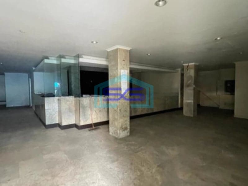 Dijual Ruko 3 lantai ex Bank Lokasi hook di Semarang Tengah Luas Tanah 243m2