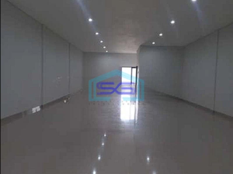Disewakan Ruko Besar Strategis di mainroad Margacinta Buah Batu Bandung LT 435m2