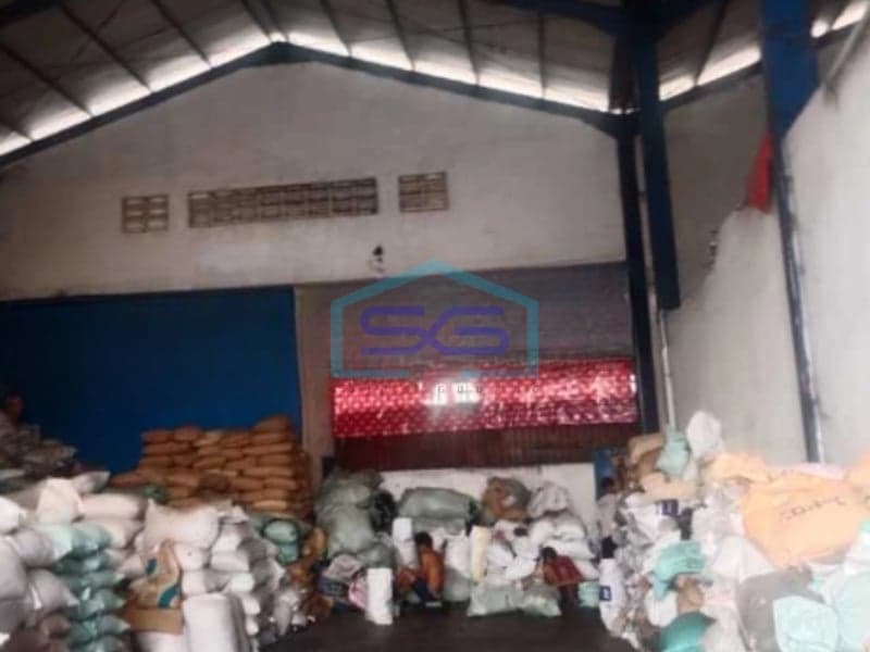 Warehouse for Rent Large Building Area 1555 sqm Flood Free in Tangerang Banten Good Condition