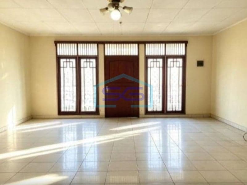 For Sale Shop House on Main Road Raden Intan Klender Duren Sawit, East Jakarta, Building Area 300 m²