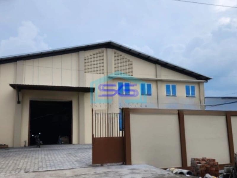 Disewakan Gudang Luas Bangunan  1550 m² Lokasi Strategis di Semarang Barat