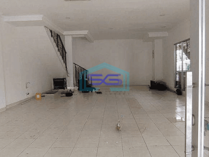 Disewakan Ruko Central Park Jakarta Barat 4 Lantai LB 300m2