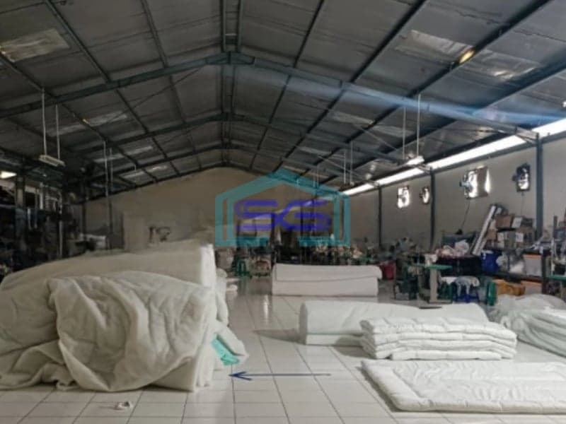 Disewakan Gudang Ada Lift Barang Luas Bangunan  2000 m² Lokasi di Marunda Jakarta Utara
