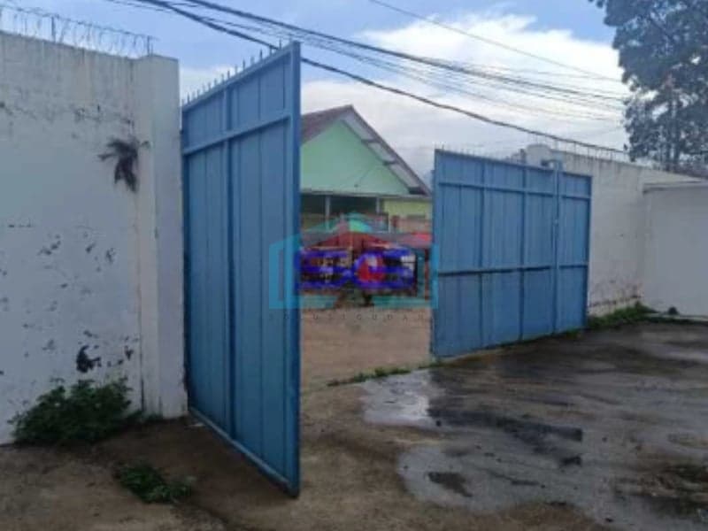 DIjual Gudang Kosong di Cipatik Bandung Luas Bangunan  700 m²