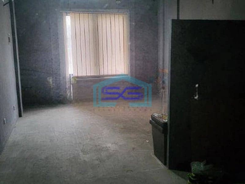 Dijual murah Ruko 3 lantai di Taman Palem Lestari Jakarta Barat LB 125m2