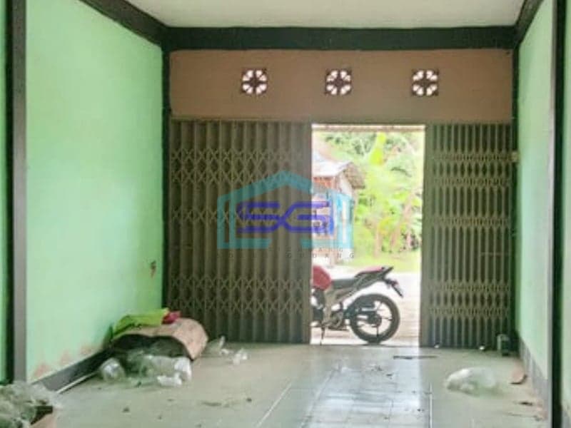 Disewakan Ruko bagus 2,5 Lantai Terawat Jalan Kebun Bunga Sukarami Palembang LB 140m2