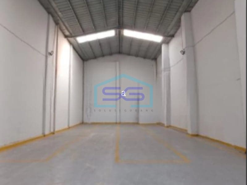 Dijual Gudang Akses Kontainer di Kali Deres, Jakarta Barat LB 300 m²