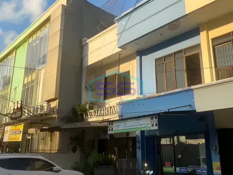 Strategic Shophouse for Rent in Kemanggisan West Jakarta Building Area 120sqm