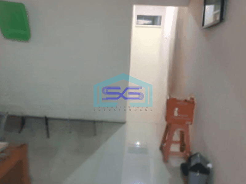 Disewakan Ruko Luas Bangunan  240 m² di Bandengan Jakarta Utara Area Parkir Luas