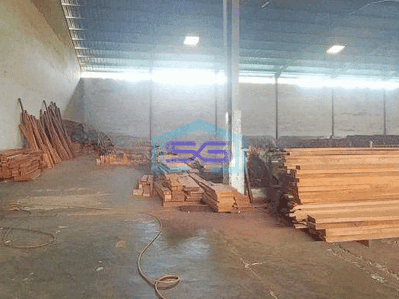 Dijual gudang besar 3000m2 di Pasar Kemis