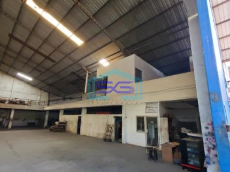 DIjual Gudang Di Simomulyo Siap Pakai Truck Ban Dobel Dkt Margomulyo Luas Bangunan  957 m²